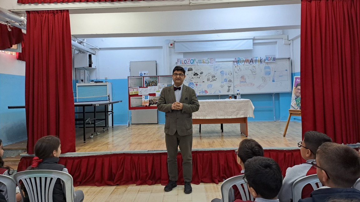 Yazar Dr. Anooshirvan Miandji ile Okulumuzda İmza ve Söyleşi
