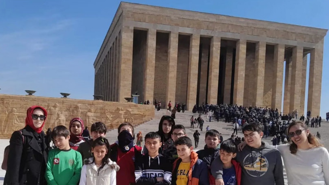 Deprem Bölgesinden Okulumuza Gelen Öğrencilerimizle Anıtkabir ve İl Meclisi'ni Ziyaret Ettik